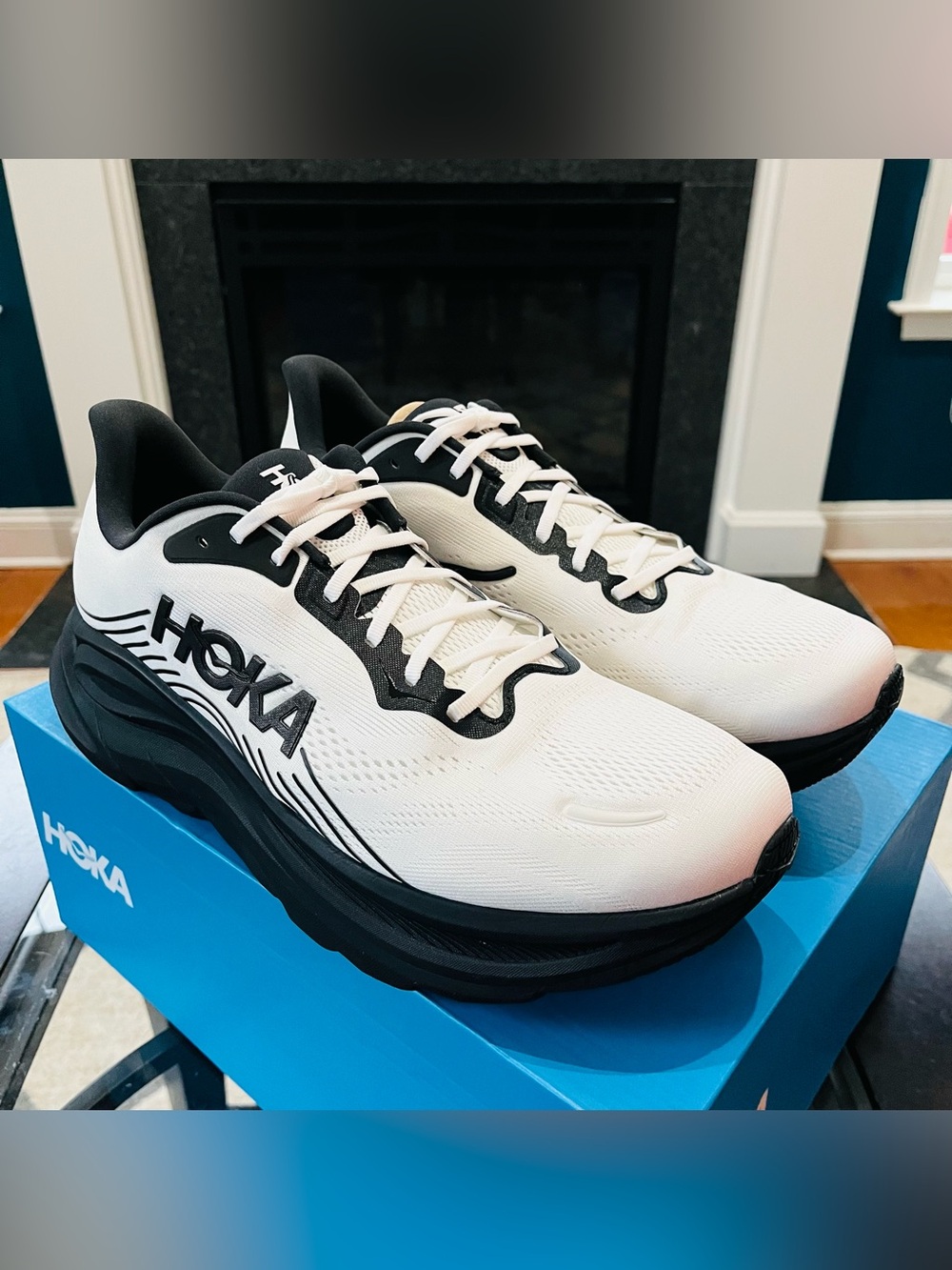 Sz 13 Hoka One One Clifton 11 White/Black Men's Running Sneakers 1176572-WBLC - Picture 3 of 7